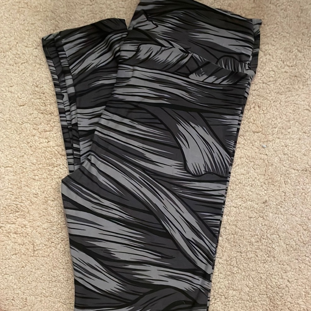 LuLaRoe leggings worn once or twice super stretchy